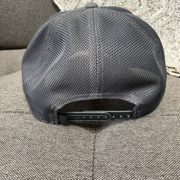 Yeti Snapback/Adjustable Hat - Picture 5 of 6